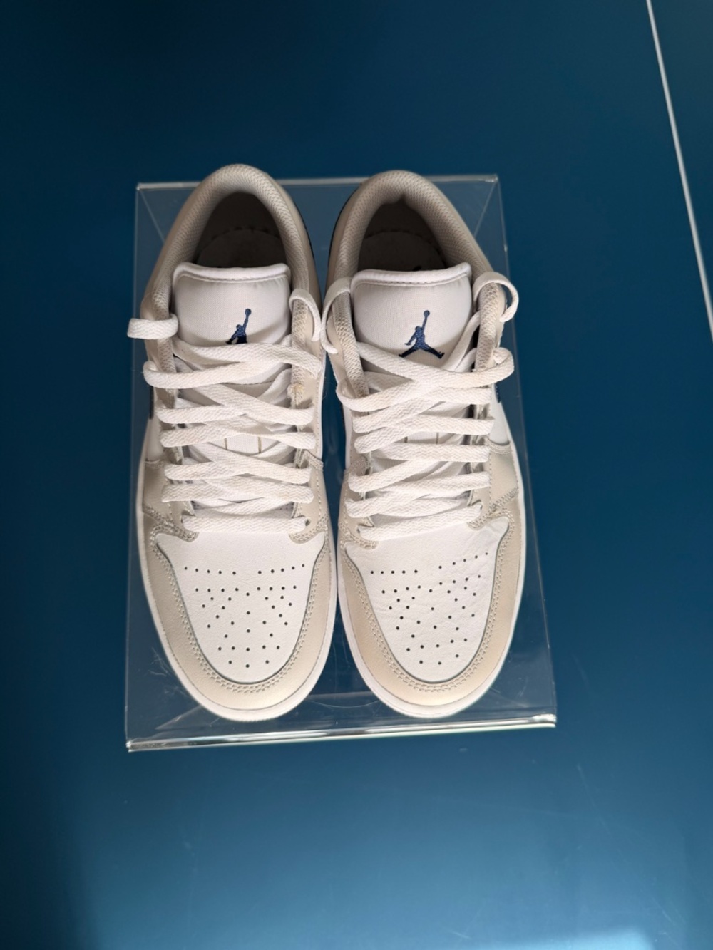 Air Jordan 1 Low sneakers, US Men's Size 7.5 or Women's Size 8.5 - Picture 3 of 11